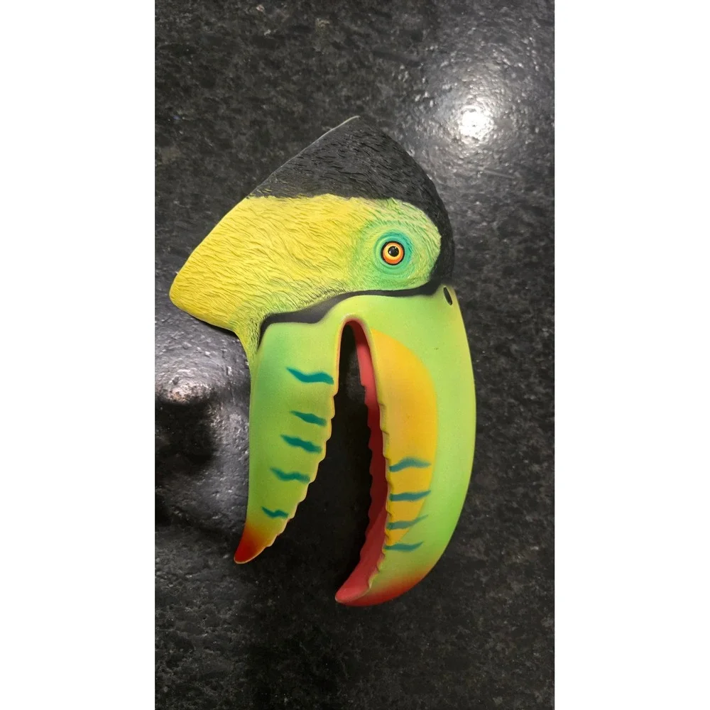 N/A large parrot